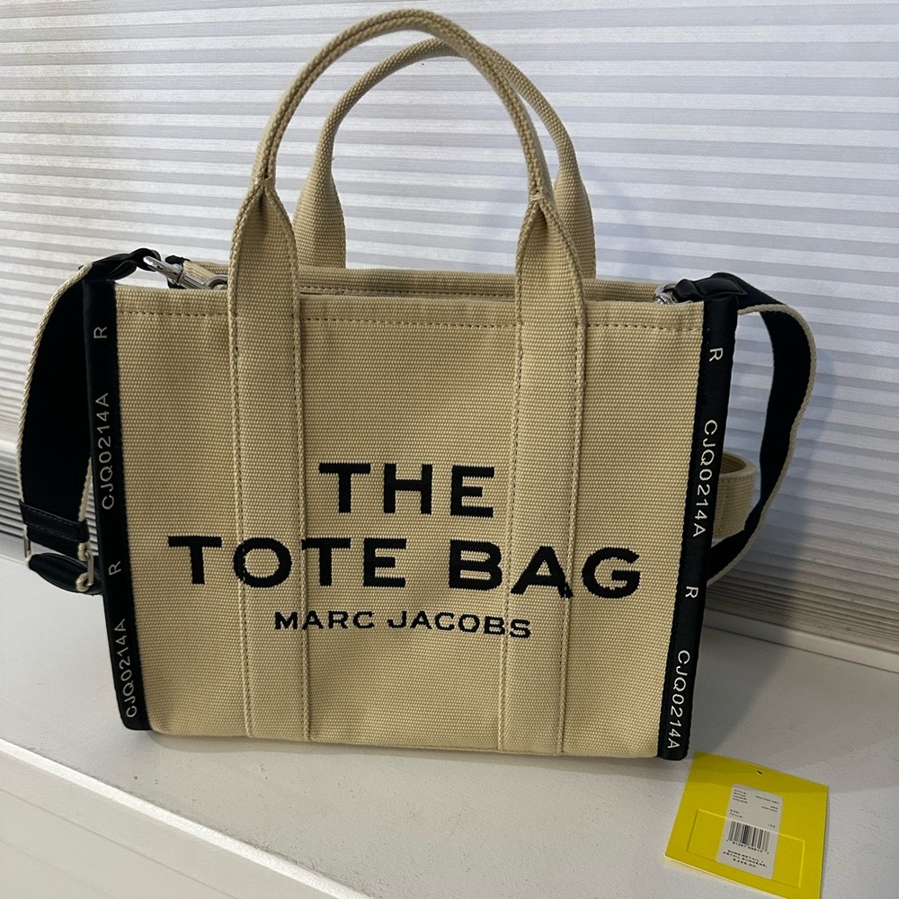 Medium sized jacquard tote bag by Marc Jacobs. Brand new with tags never used